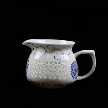 High Quality Porcelain Tea Set Blue and White Gaiwan and Tea Cup Set