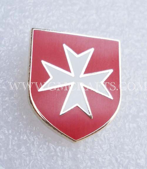 Maltese cross knights shield lapel pin, masonic lapel badgein Metal