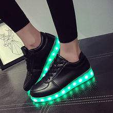 Male and female couple models with flat LED light shoelace recreational USB charging function black