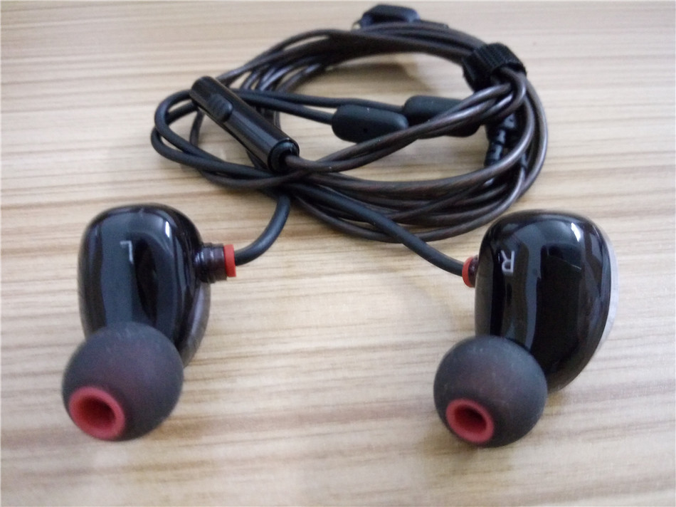 KZ ZS1/KZ ZS2 In-ear Earphone MP3 Music Wired Stereo Headset HiFi Noise Cancelling Earbuds Dual Driver Earphones With Microphone KZ ZS1/KZ ZS2 In-ear Earphone MP3 Music Wired Stereo Headset HiFi Noise Cancelling Earbuds Dual Driver Earphones With Microphone
