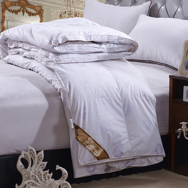 Curl up with premiumCurl up with premiumwool bedspreads & bedding collectionsfrom Pendleton. Shop washable wool quilts and more.