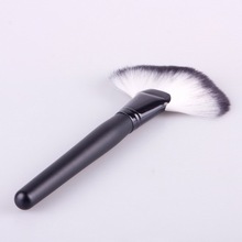 Soft Makeup Large Fan Brush Blush Powder Foundation Make Up Tool 02 47104