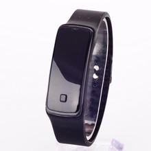 Caliente venta 2015 nueva moda diseño de la pantalla táctil LED reloj de hombre y mujeres reloj deportivo de silicona de Color caramelo niños relojes digitales