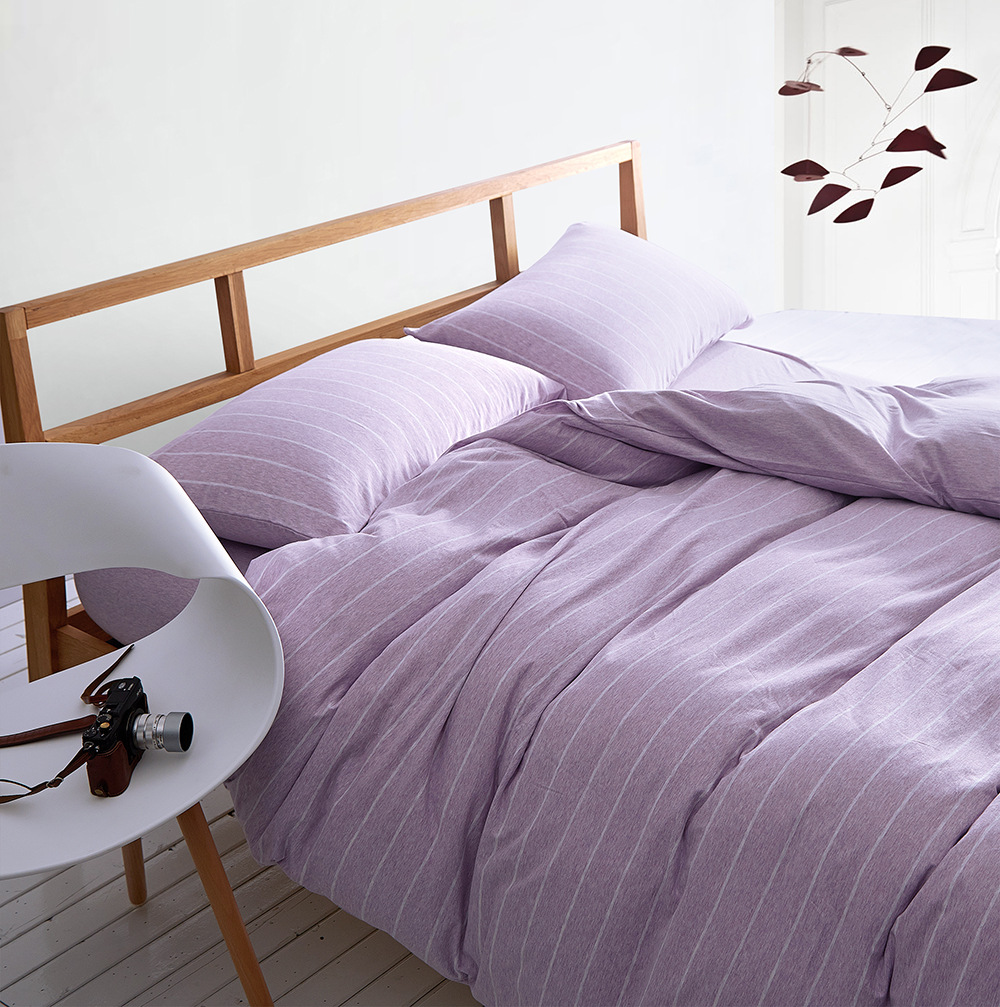 purple bed material
