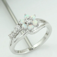 Wholesale Retai Tiny Cute White Fire Opal Stones Flower Women Opal Rings Size 5 6 5