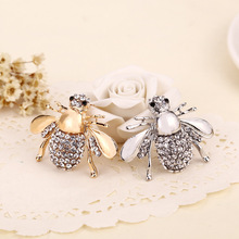 2016 high quality fashion jewelry personalized retro cardigan dress suit collar pin cute little bee brooch pin simple