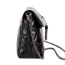 2016 New Brand designer women small messenger bag Sheepskin solid color shoulder bag fashion vintage girls