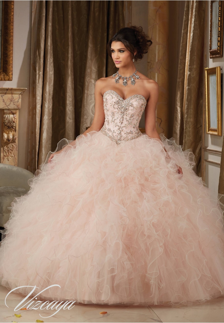 Light Pink Quinceanera Dresses Crystal Beaded Sweetheart Neck Organza