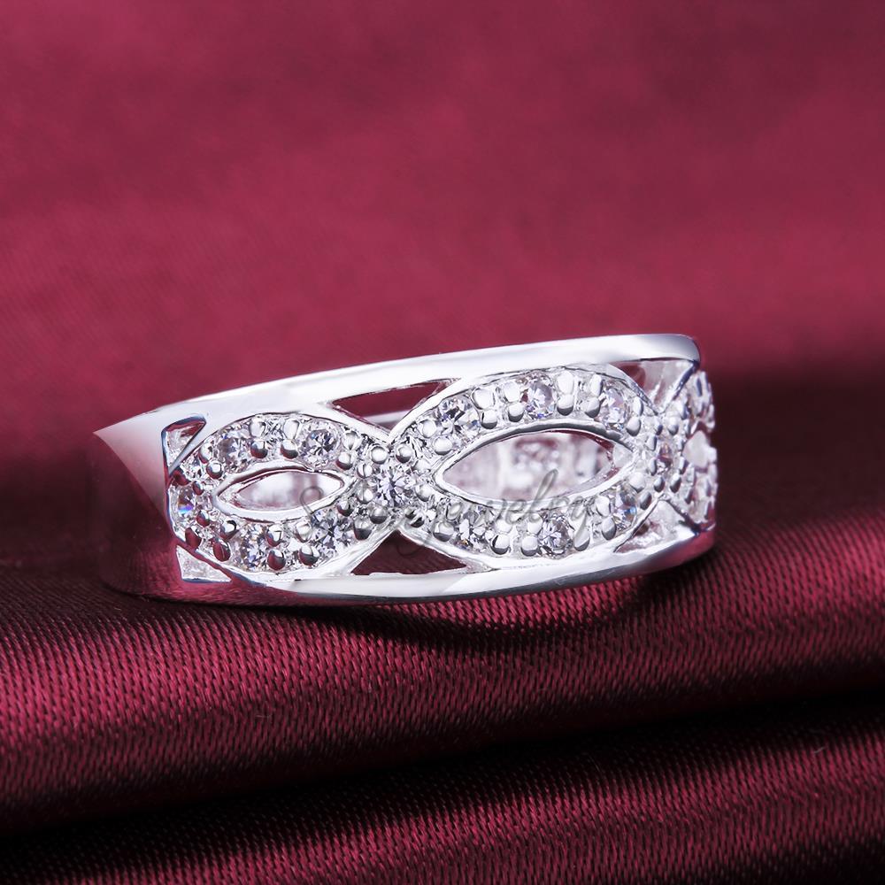 Joint wedding and engagement rings