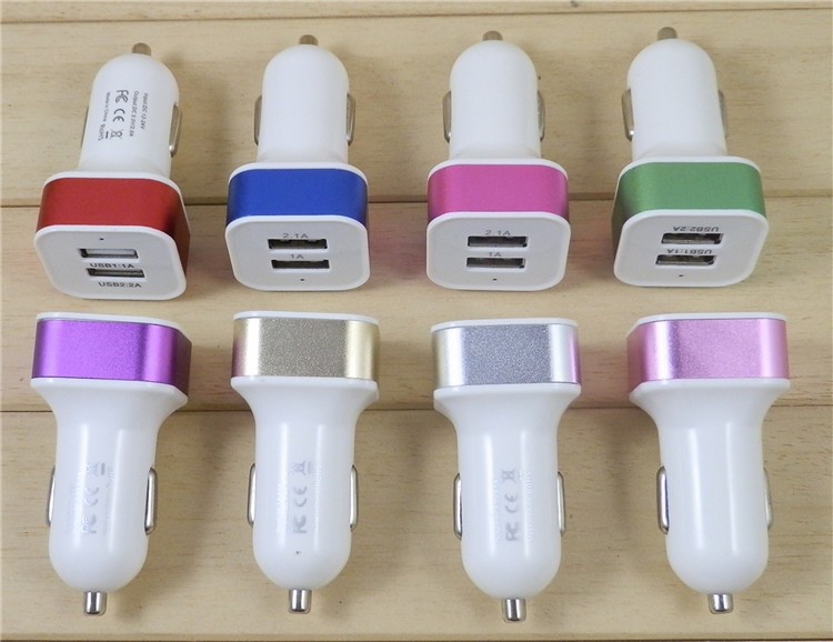 dual universal car charger 02