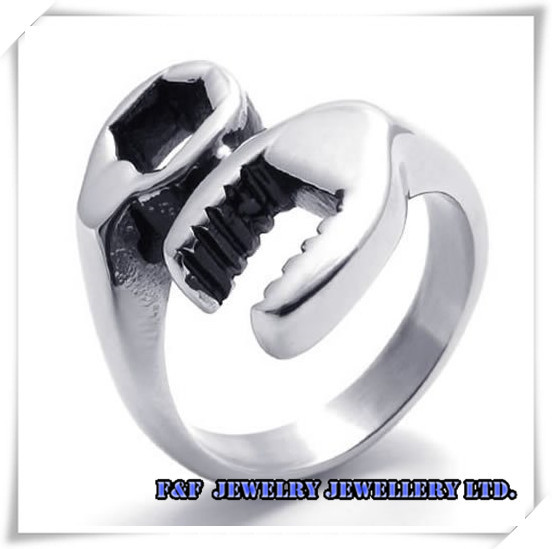 Wedding rings for mechanics