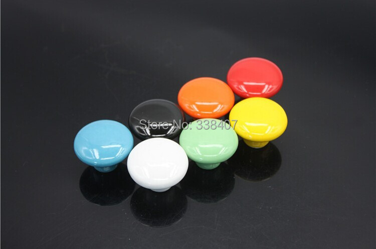 Compra coloridas perillas del gabinete online al por mayor de China