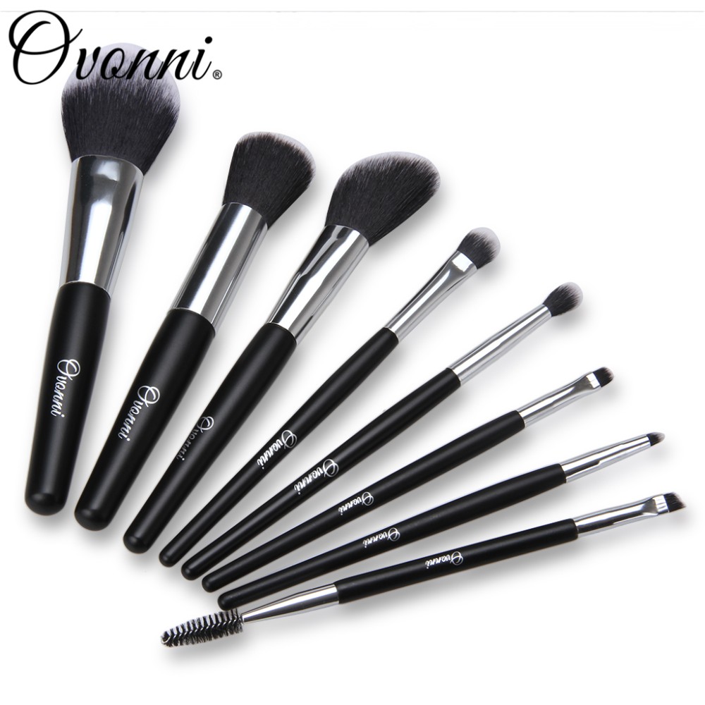 145858301_2_makeup brushes