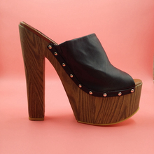 Black Thick Sole and Platform Soft Leather Open Toe Slides Platform High Heels Women Sandals Comfortable High Heel Slippers