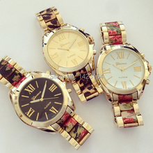 Alibaba expreso caliente moda mujeres flor de impresión enlaces Band reloj del cuarzo de ginebra