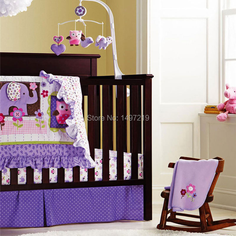 PH022 purple color baby bedding set in cot (1)