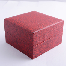 Venta al por mayor de fibra caja de reloj rojo sólido de lujo Cortical caja de embalaje caja de regalo tamaño 10 cm * 10 cm * 6 cm se puede personalizar LOGO 23