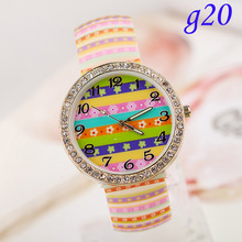 2016 Hot Fashion Colored Watch Elastic Silicone Strap Watch Shine Crystal Women Casual Quartz Watch