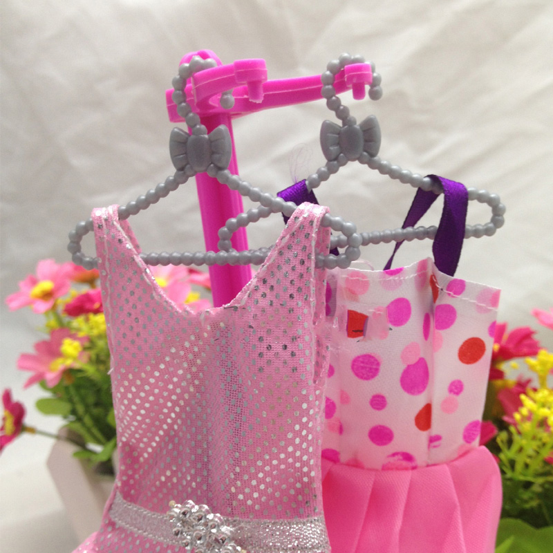 600PCS/LOT Wholesale New Dolls Accessories 1:6 Hangers Mini Plastic Clothes Hanger Doll