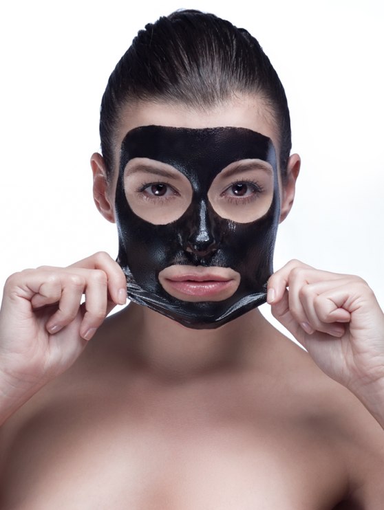 zwarte puntjes masker