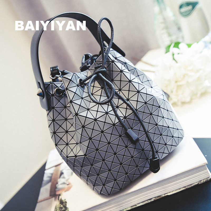 2016 Women font b Plaid b font Leather Handbag Chains Drawstring Ladies Bucket Bag Messenger Bags