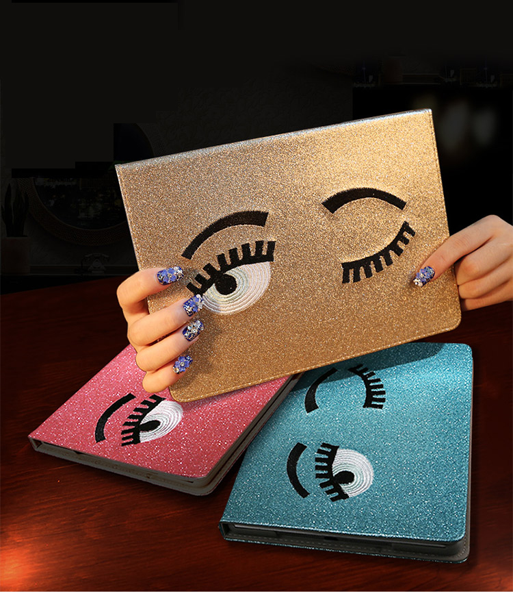 eye contact flirting winking Female body language signs of attraction eye contact can be tricky because we often look away due to shyness or lack of confidence. eye contact flirting winking Female body language signs of attraction eye contact can be tricky because we often look away due to shyness or lack of confidence.