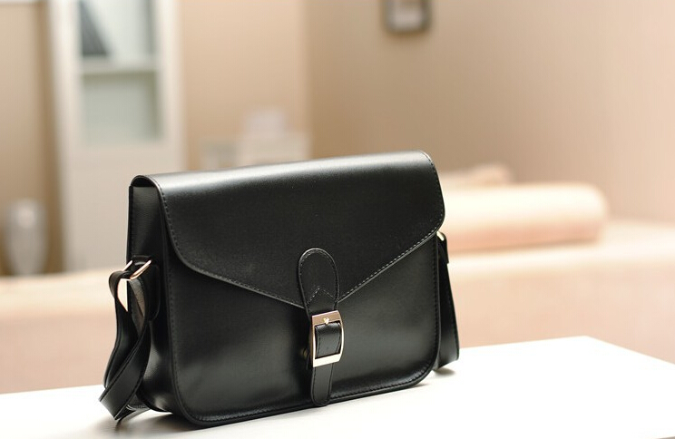 Free shipping 2015 new handbag retro PU leather flip Messenger Bag Korean Women handbags