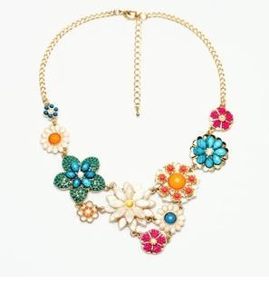 Nice Jewelry Fresh Flowers Exquisite Shining Rhinestone Necklace 2015 New Hot Selling Necklace Charm Necklaces For