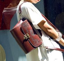 2015 new Promotions PU shoulder handbags Carved fashion styling packet British retro small messenger bag Free