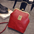Retro Metallic Handle Simple Handbag Women Trendy Fashion Shell Bag Solid Color Designer Casual Shoulder Bag