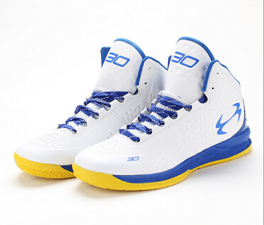 Warriors' Stephen Curry shows off new Under Armour shoes for Finals 