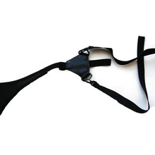 A shoulder arrow quiver canvas hunting bow arrow case with adjustable strap and pouch