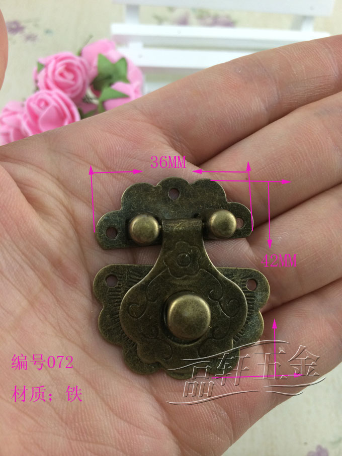 Factory direct antique wooden gift box lock buckle buckle M072