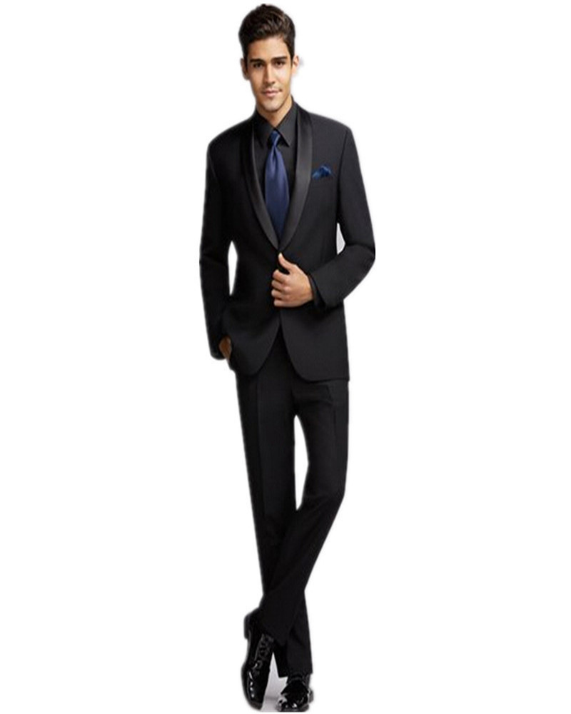 Trajes hombre moderno Los trajes de hombre deben combinarse adecuadamente con camisas. Para los modelos formales usa camisas lisas y para los modelos más casual apuesta por el color y los estampados discretos. Para los modelos formales usa camisas lisas y para los modelos más casual apuesta por el color y los estampados discretos.