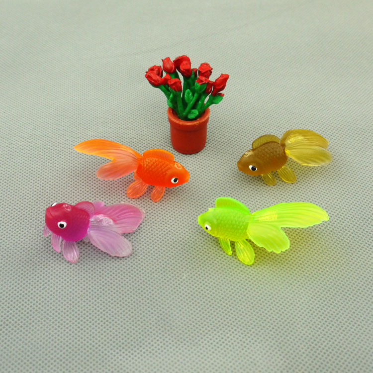 little plastic fish toys