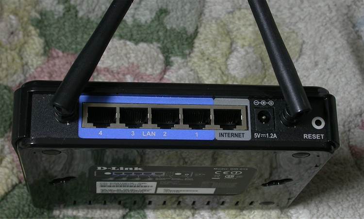 D-link DIR-615   WiFi   2  300  802.11  / B / N 4  LAN   DD-WRT 