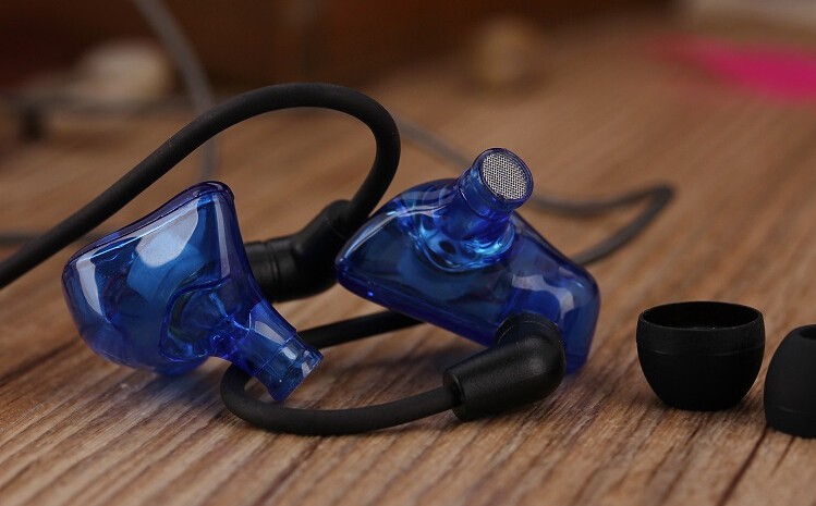 2015 3.14 Hifi sport Headphone Stereo Professional in-ear earphones high resolution headset for mp3 iPhone5 moxpad X3 piston 2015 3.14 Hifi sport Headphone Stereo Professional in-ear earphones high resolution headset for mp3 iPhone5 moxpad X3 piston