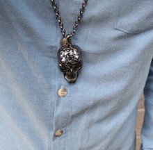 Free Shipping Black Gold Metal Skull Long Necklaces Pendants for Women Jewelry Korean Upscale Luxury Jewelry