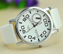 Caliente venta del reloj de la mujer de la muchacha relojes pulsera vida a prueba de agua los amantes pulsera para mujer vestido reloj antiguo reloj venta al por mayor