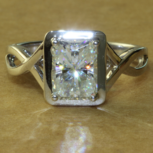Simple Elegant 1 8 Carat Radiant Cut Engagement Wedding Lab Grown Moissanite Diamond Ring For Women