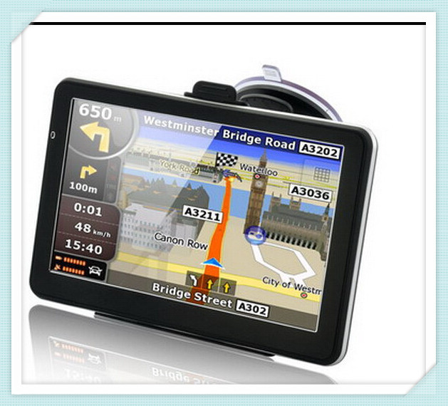 Universal 7     GPS HD  GPS 8 G + FM + AV + 128 m,  