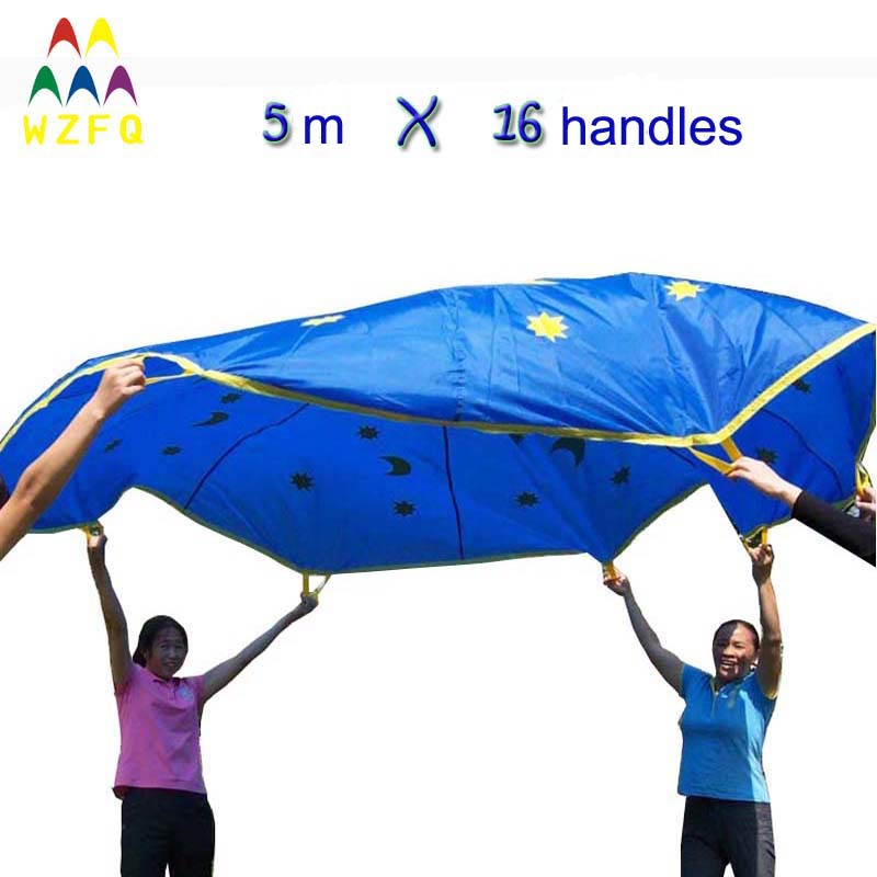 Фотография Free shipping 5M  16.5FT games parachute with 16 handles moon & star designfor  kids games, racing game, educational toy