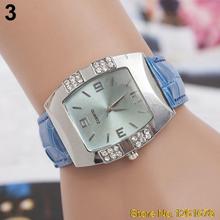 Hot 2015 mujeres Rhinestone forma de barril de cuero de imitación banda de cuarzo analógico reloj