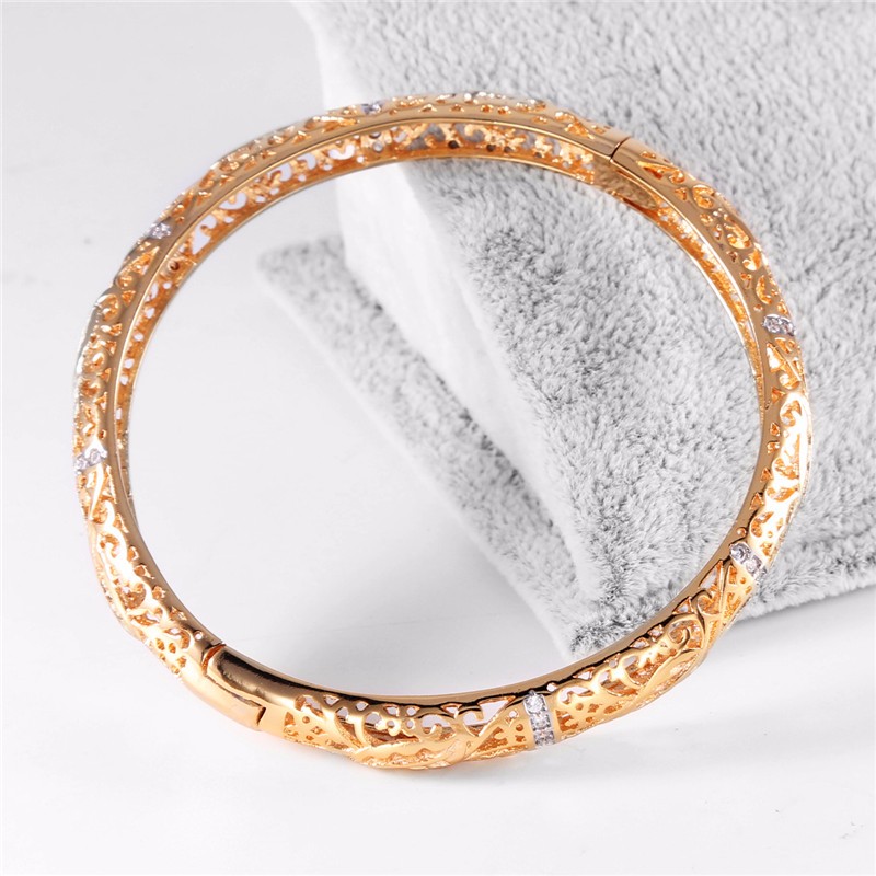 Elegant Fashion Hollow Out Bangles for Women 18k Gold Plated Bangle Bracelet Simple Crystal CZ Zirconia Engagement Jewelry Z010