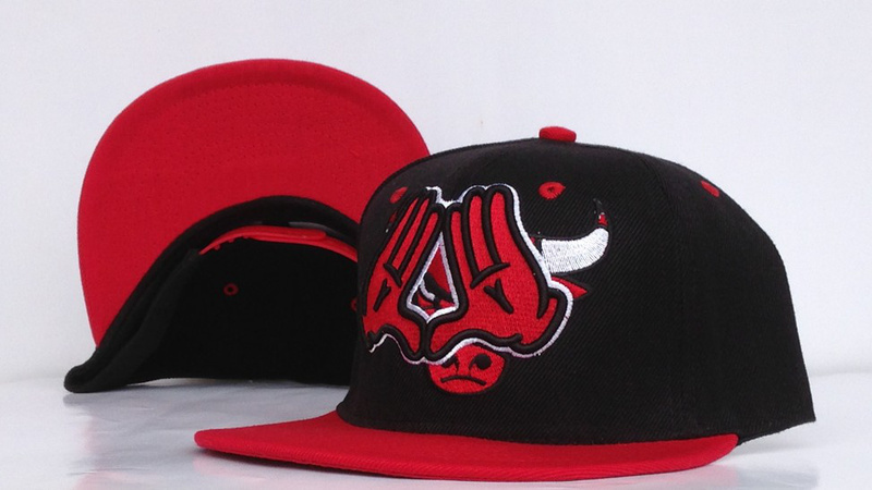 SEARCH AND BUY THIS PRODUCT 2014 Hot Fashion Crazy Bulls Snapback caps Hats for women
