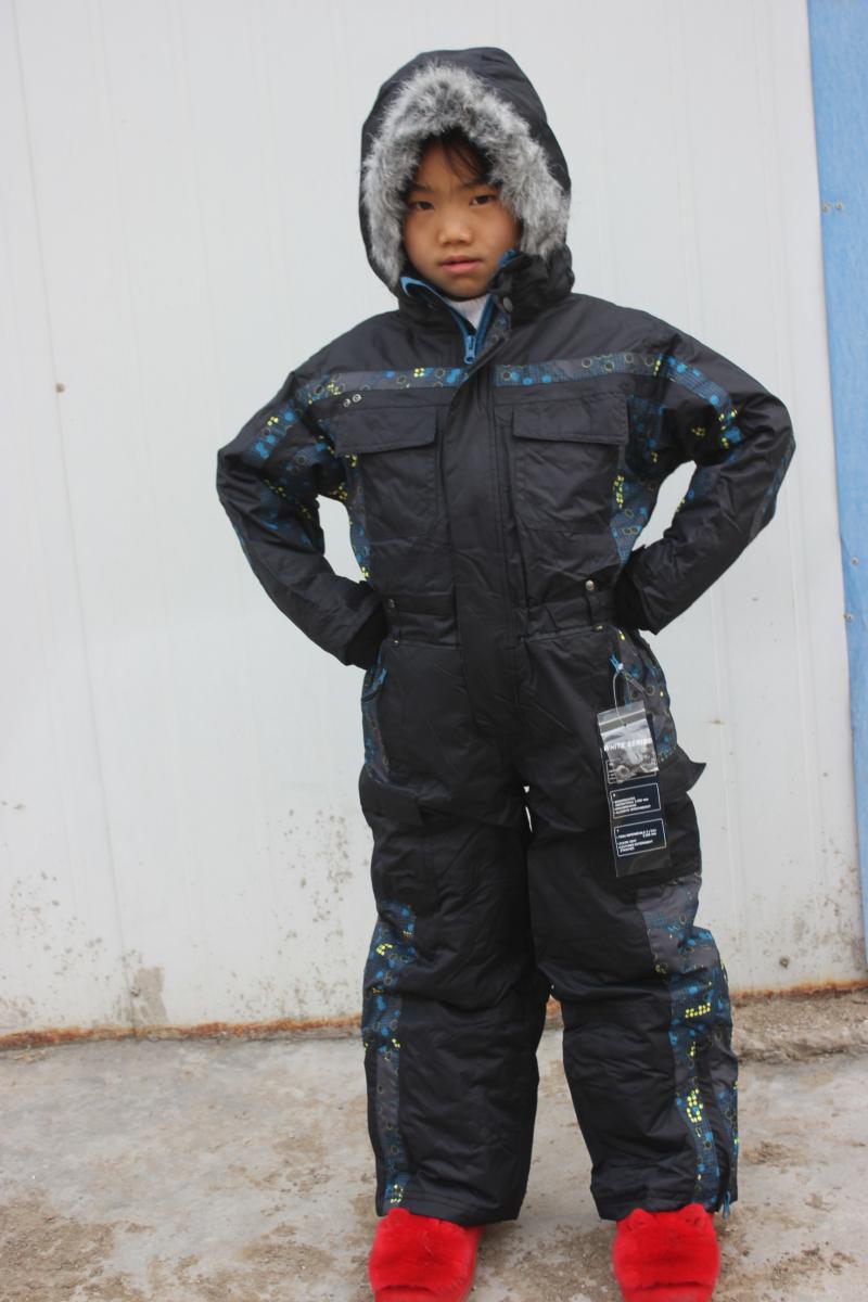 Available Products Trespass Kids Ski Pants are great for the little ones for the skiing holidays or simply for staying warm and dry during the winter months. Like most kids, if your children love playing in the snow, then kids ski salopettes are a must.