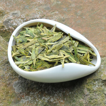 Famous Good quality Dragon Well Longjing Green Tea 250g Long Jing tea tender aroma Free Shipping