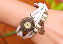 Envío gratis – la nueva vendimia del cuarzo mujeres se visten Watchs pequeño colgante corazón pulsera de cuero sintético reloj de lujo del reloj