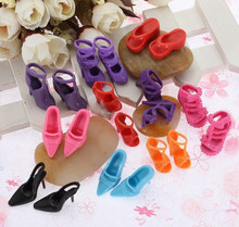 Caliente venta 1/6 muñecas colores mezclados estilos zapatos de paquetes zapatos para 30 cm chica muñecas sandalias de tacón alto zapatillas zapatos bolsa 100 par/lote