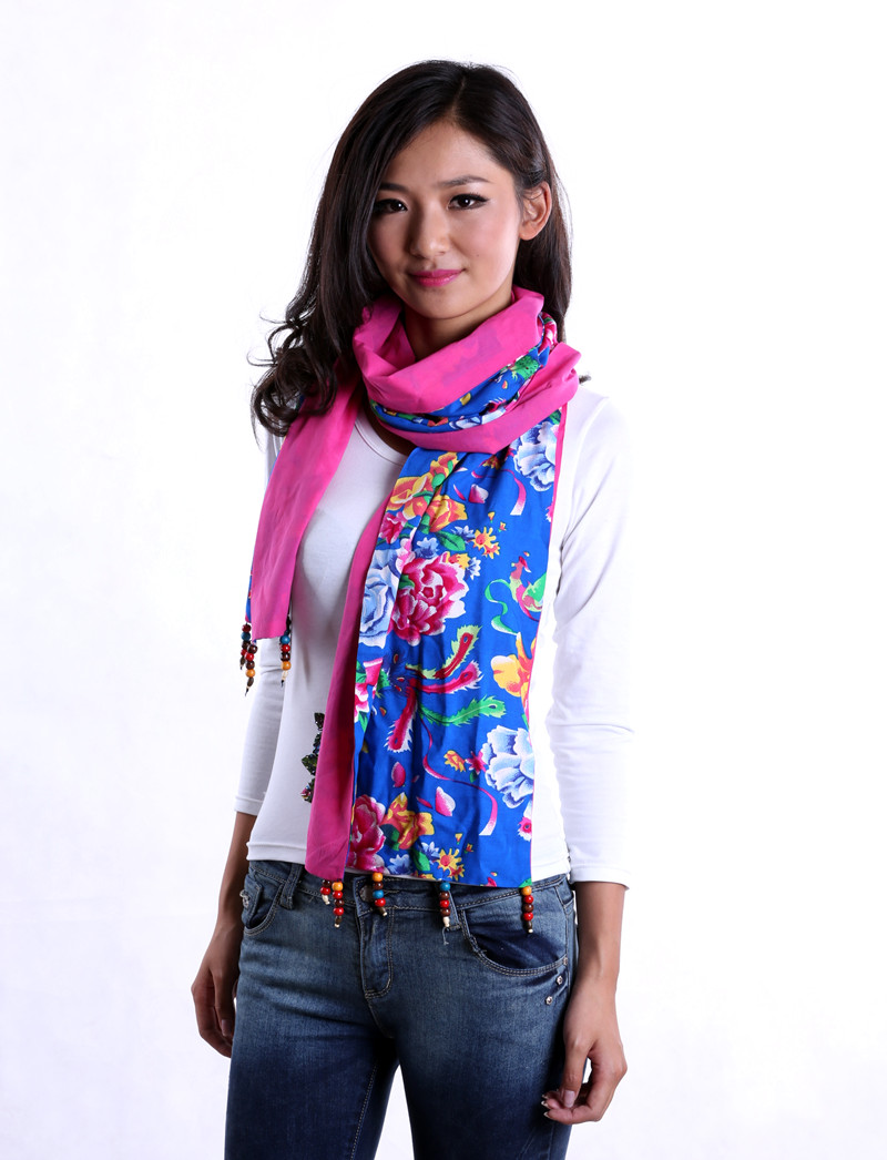 Big scarves for women Discover scarves for women at ASOS. Shop our range of scarves, from head and cashmere scarves to snood, tartan and oversized scarves for all occasions. your browser is not supported. To use ASOS, we recommend using the latest versions of Chrome, Firefox, Safari or Internet Explorer.